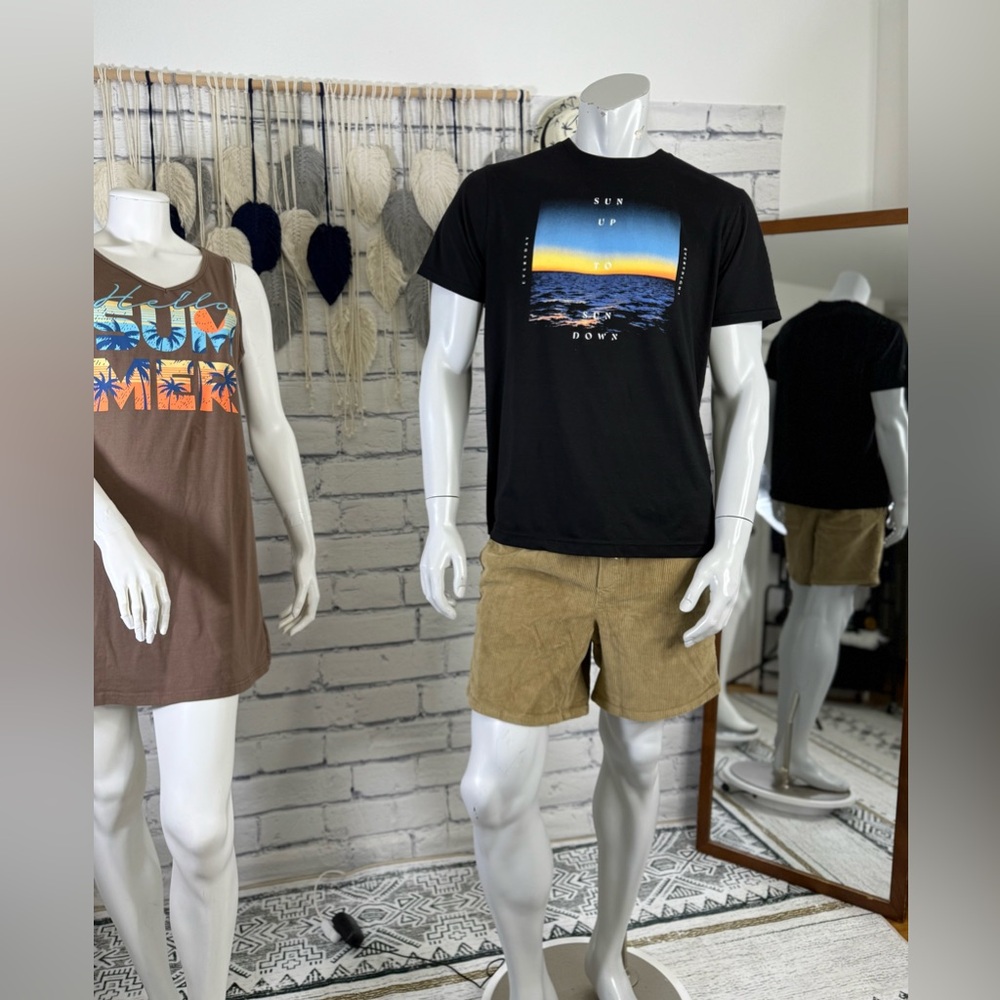 Old Navy Black Graphic Tee - Men's Short Sleeve
